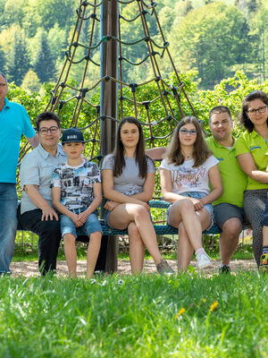 Familienhotel Mein Krug im Fichtelgebirge: Freundliche und Herzliche Gastgeberfamilie Krug mit 3 Generationen